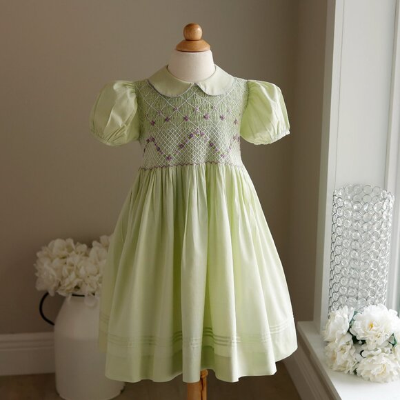 Smocked Dress Green Hand Embroidery 100% Cotton Size 6 Perfect Condition - Picture 1 of 7